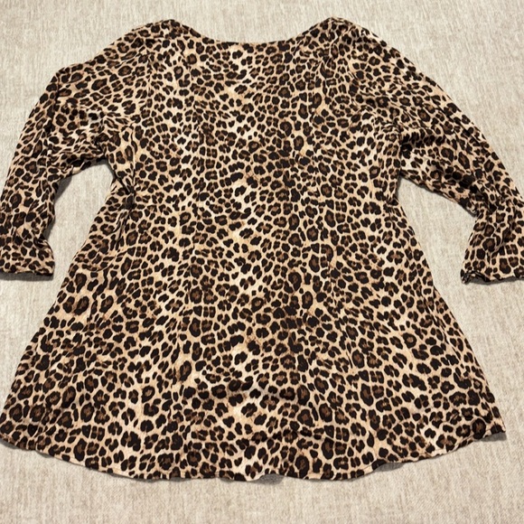 Torrid sz 3 3x 22/24 Leopard cheetah leopard tunic Stretch v neck 3/4 sleeve - Picture 7 of 8